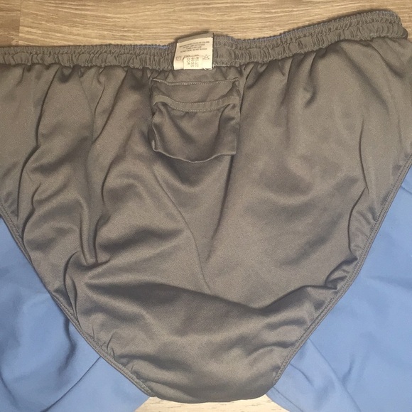 Under Armour Large - Picture 8 of 8